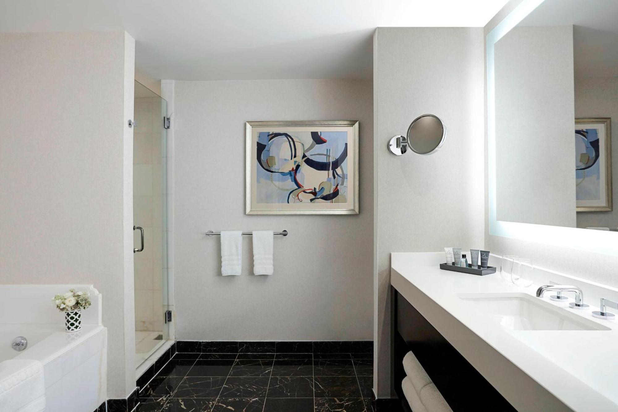 Manhattan View One Bedroom Suite